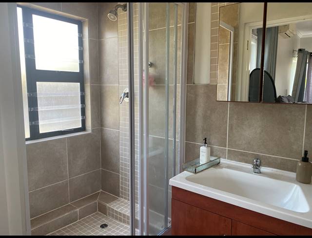 4 BEDROOM APARTMENT TO LET IN PALM LAKES ESTATE